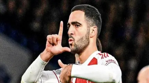 奥尼尔发起反击，杜兰特助攻扣篮得分